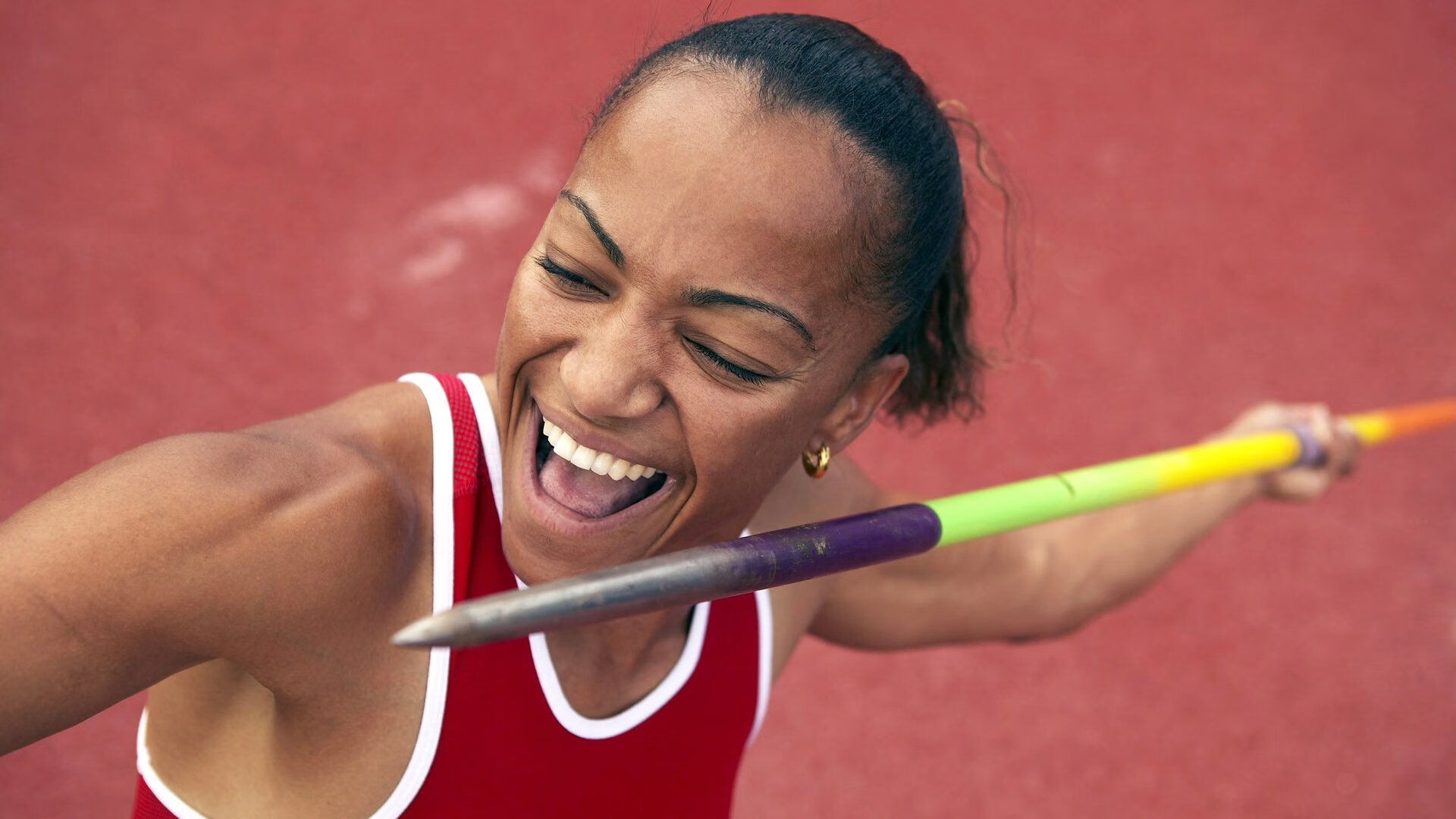 田径跨项目交流营探索协同训练新方式，田径跨栏的动作讲解